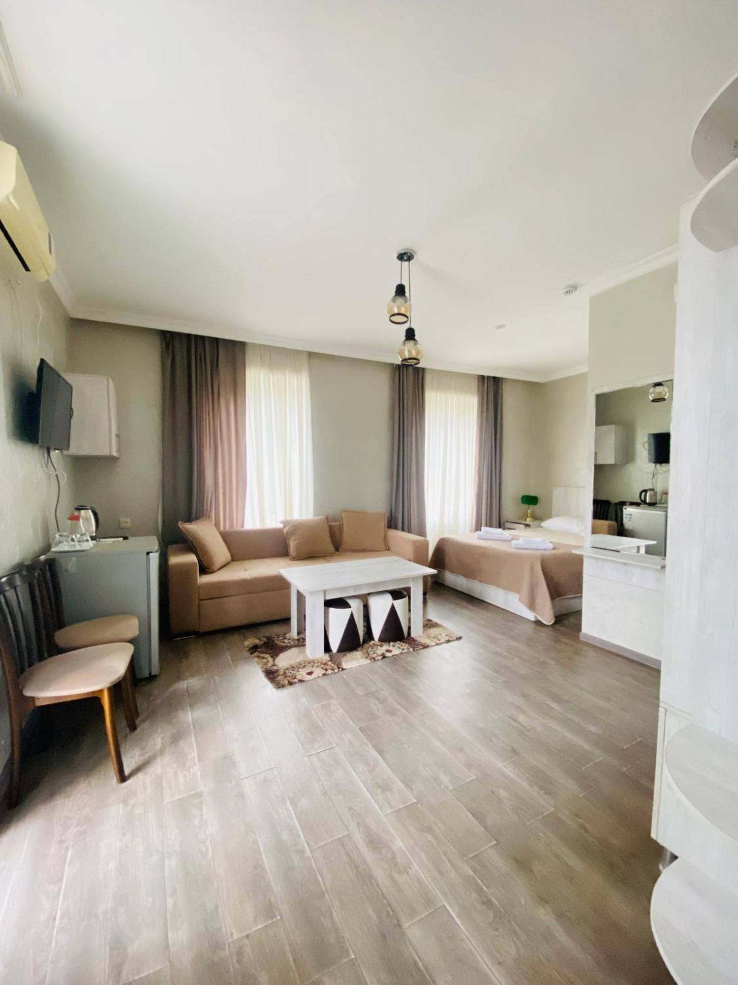 Hotel Garanti Батуми Экстерьер фото