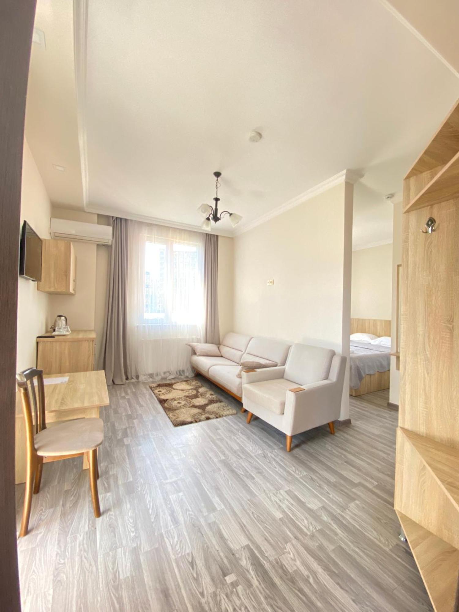 Hotel Garanti Батуми Экстерьер фото