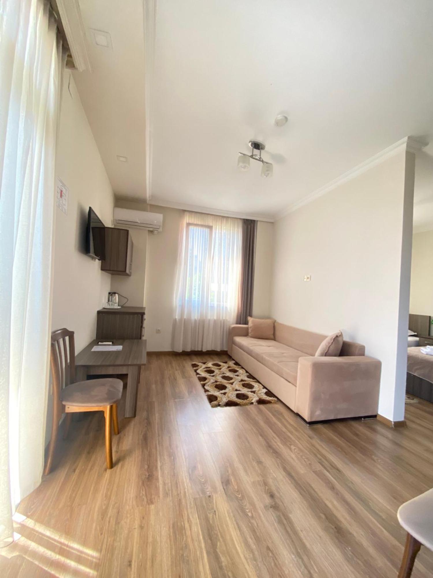 Hotel Garanti Батуми Экстерьер фото