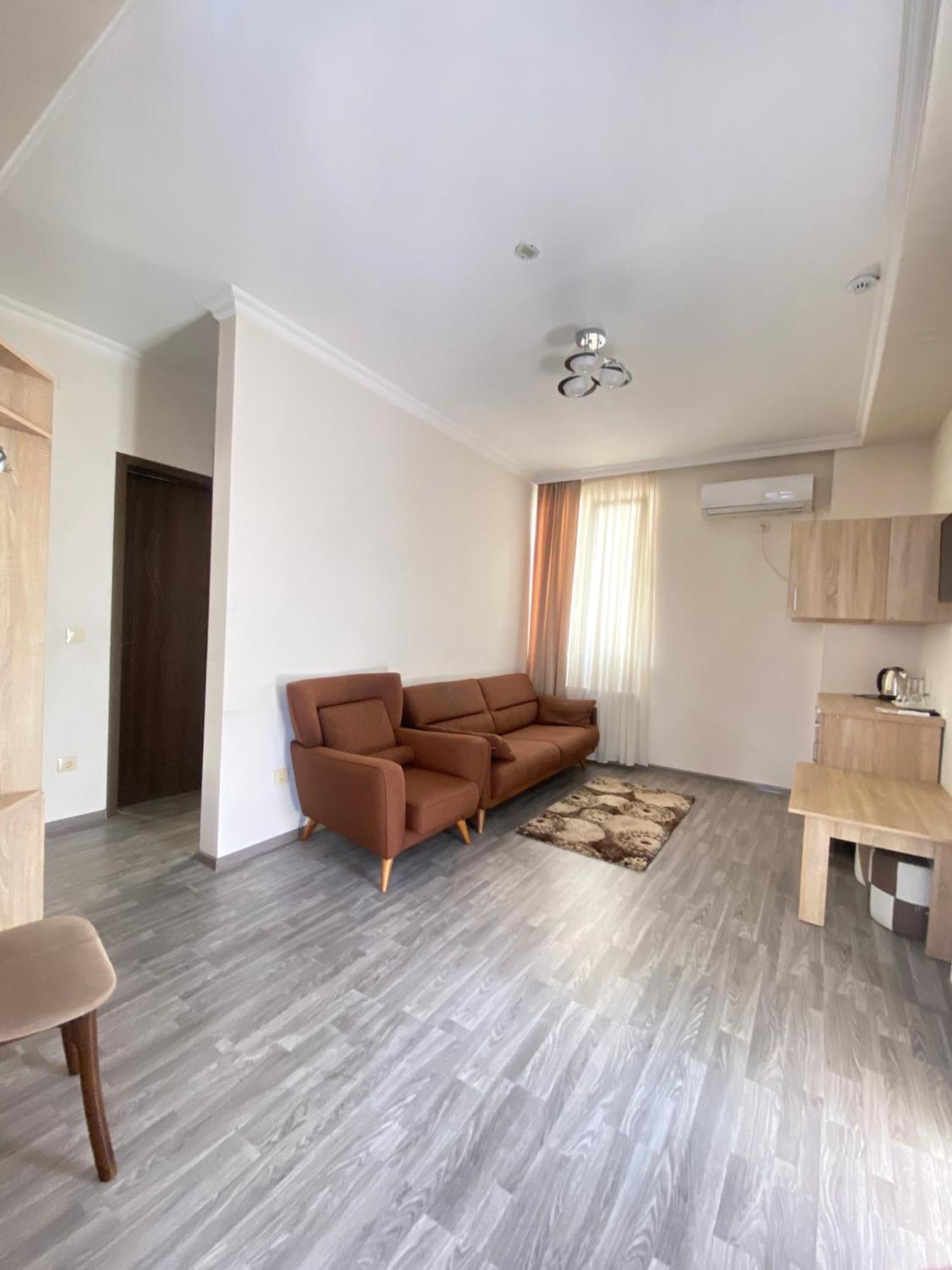 Hotel Garanti Батуми Экстерьер фото