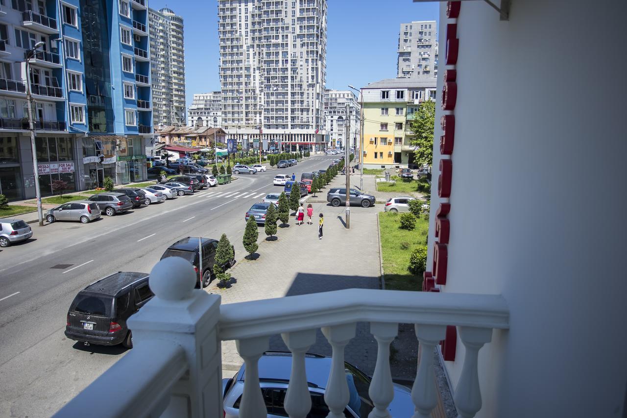 Hotel Garanti Батуми Экстерьер фото