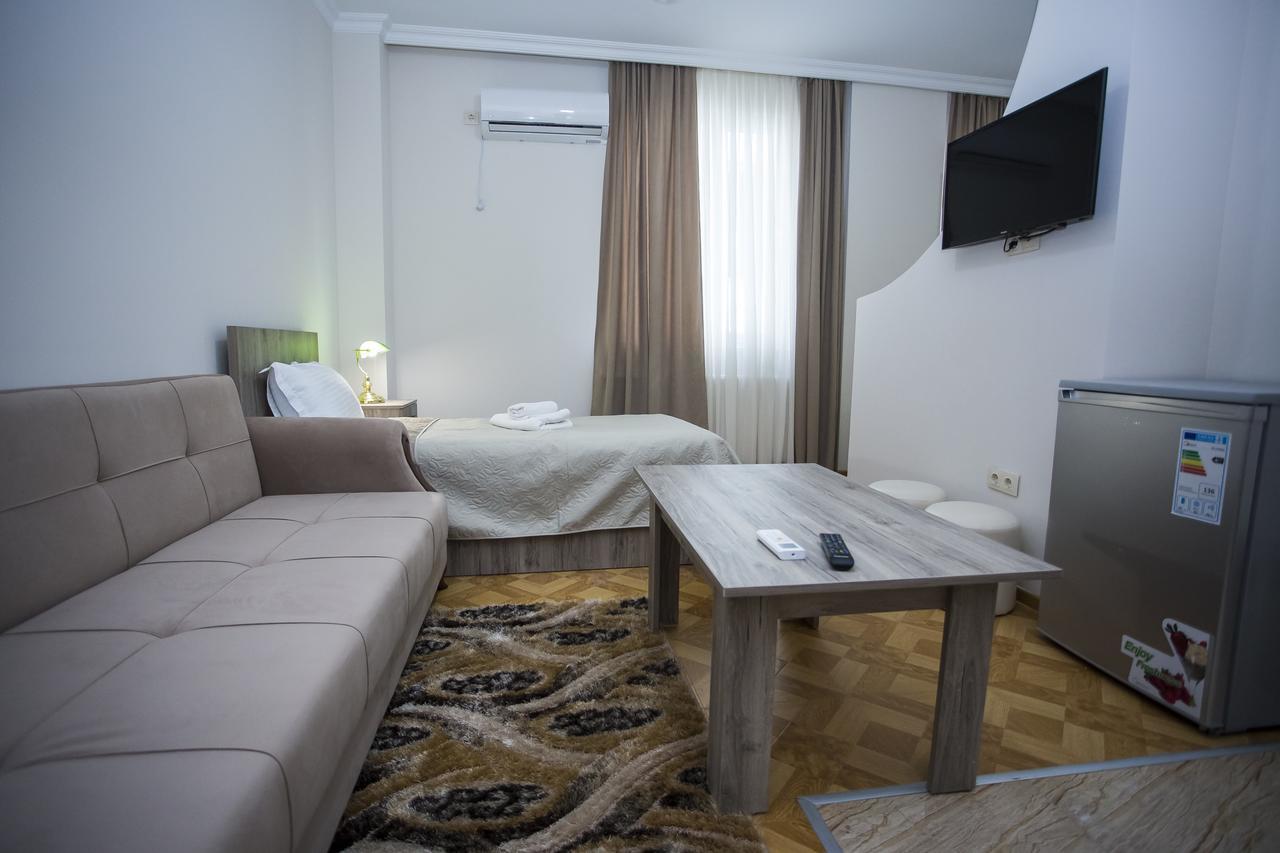 Hotel Garanti Батуми Экстерьер фото