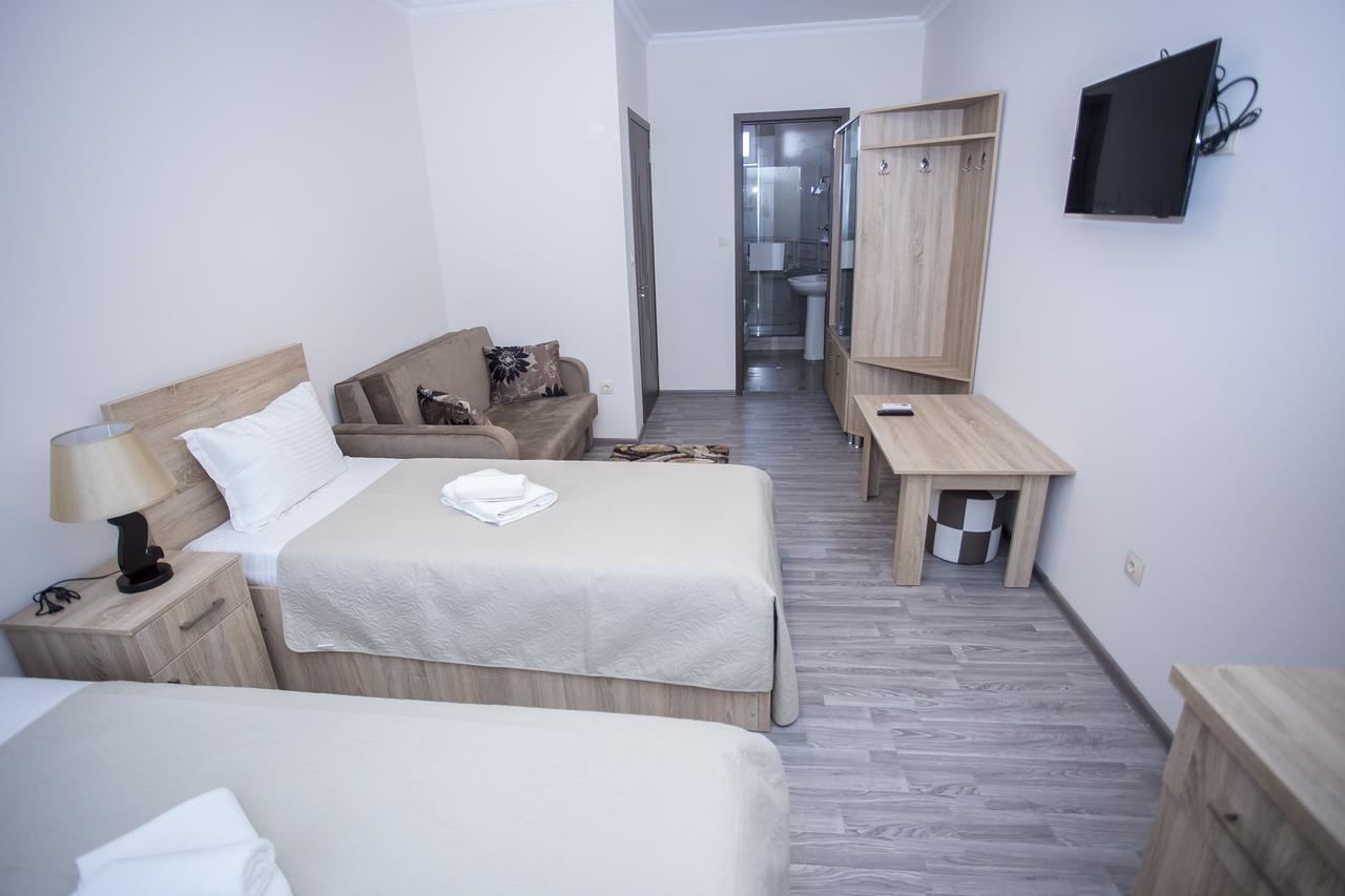 Hotel Garanti Батуми Экстерьер фото