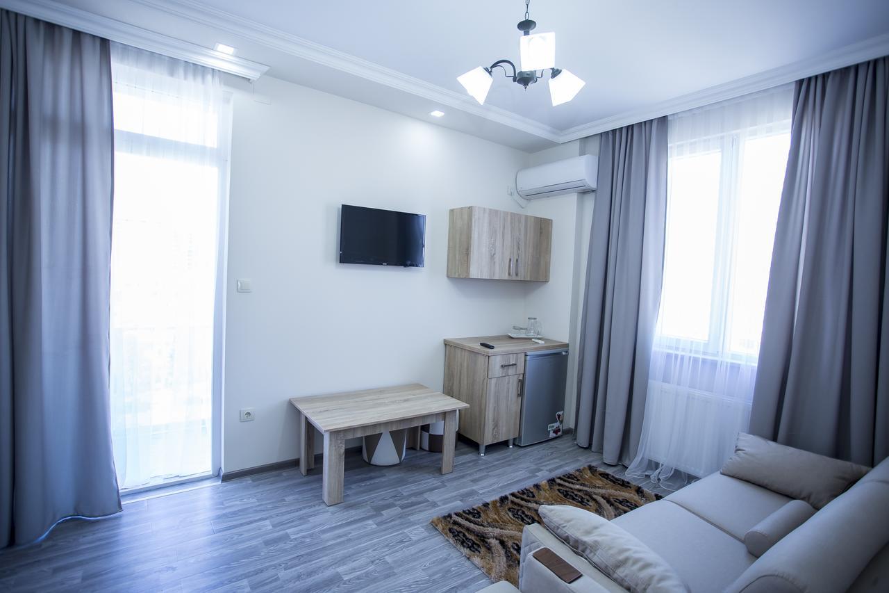 Hotel Garanti Батуми Экстерьер фото