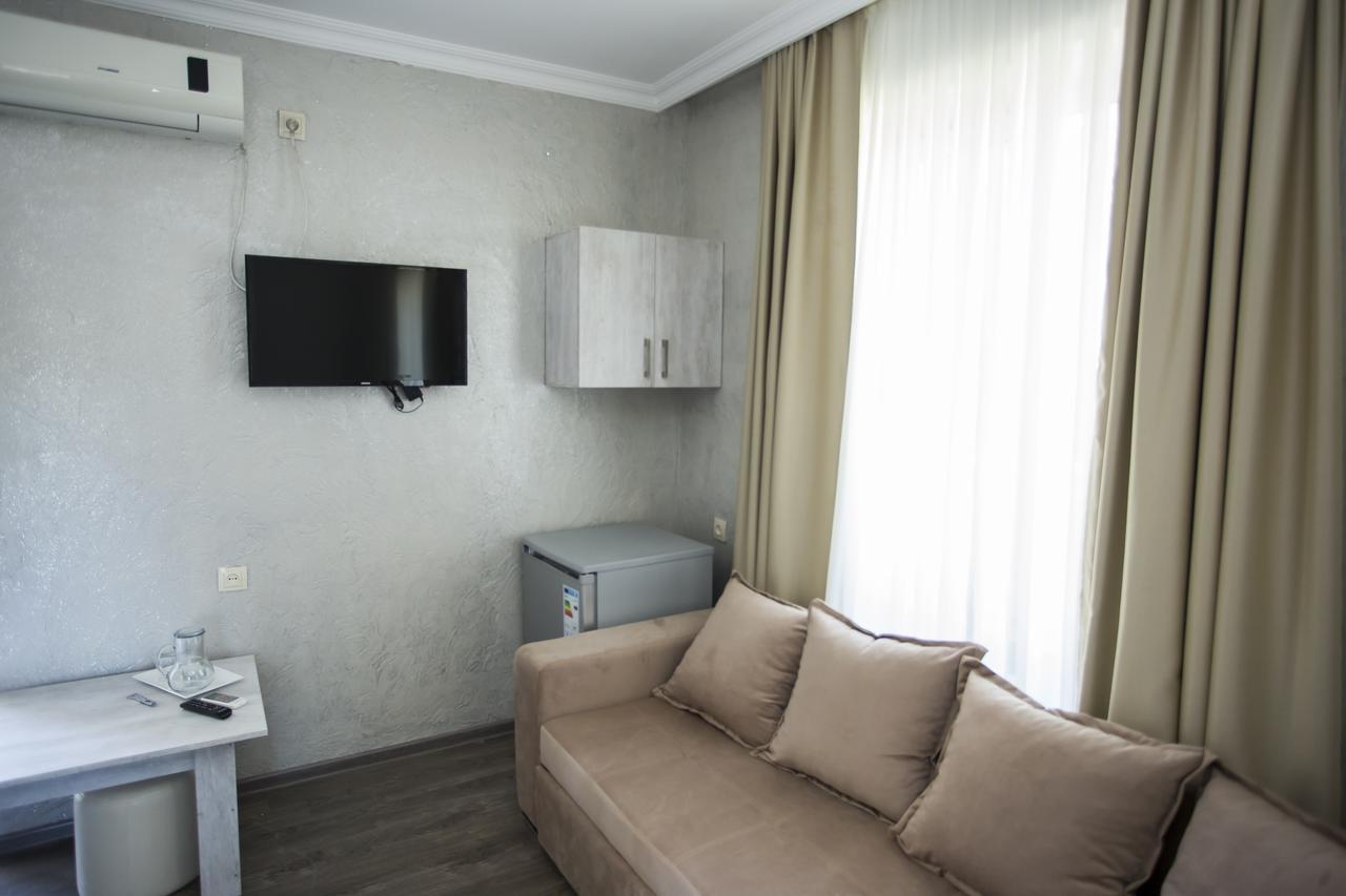 Hotel Garanti Батуми Экстерьер фото
